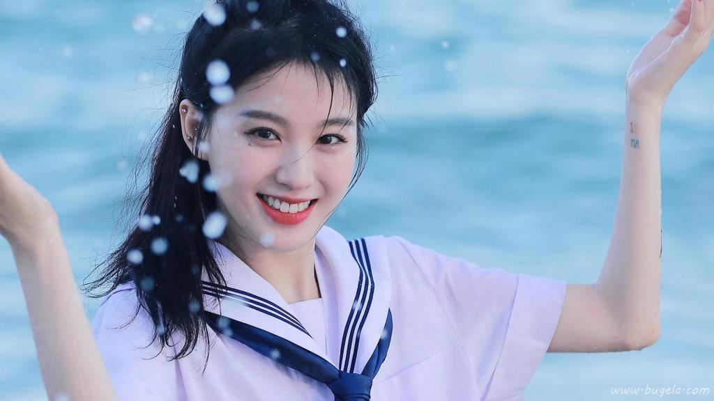 海边清新美女治愈图片