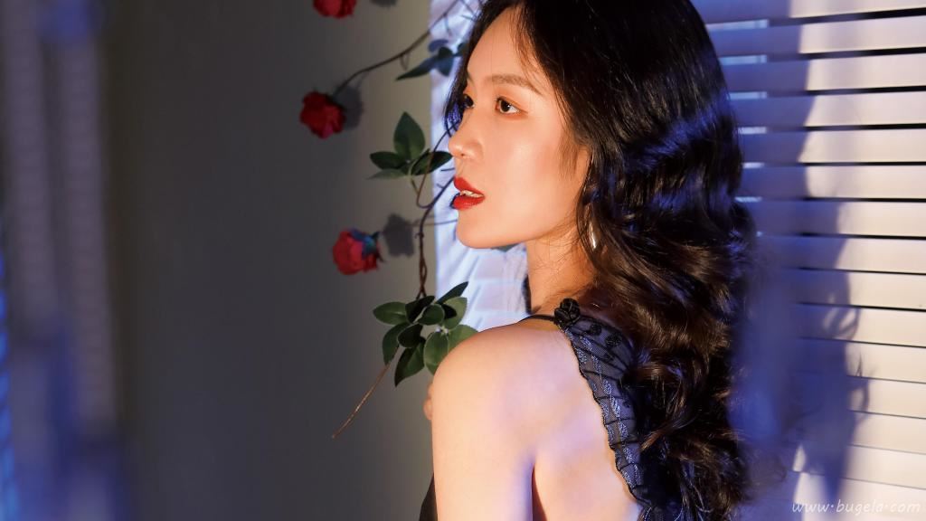 瑰丽美艳的绝色美女图片