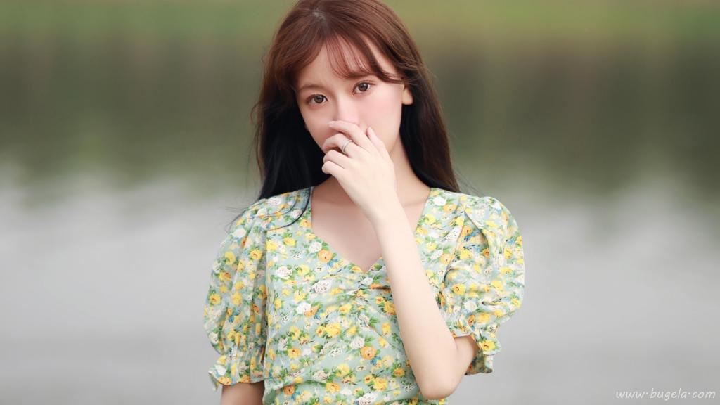 清新脱俗漂亮小姐姐图片