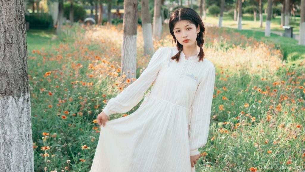 出尘脱俗貌美的美女图片