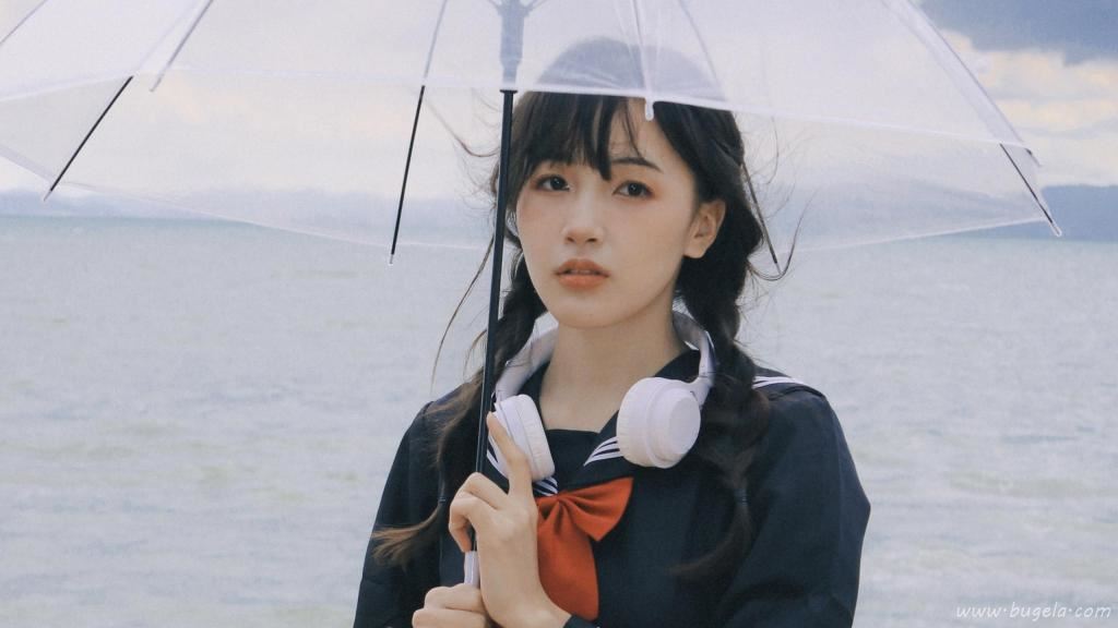 素丽文雅水手服美女图片