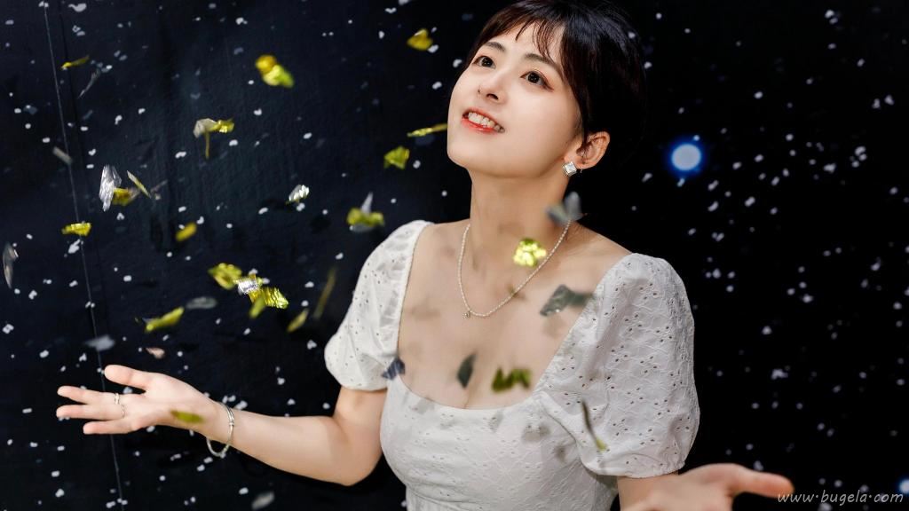 倩丽的漂亮美女图片