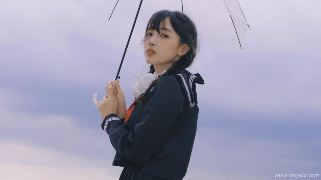 素丽文雅水手服美女图片
