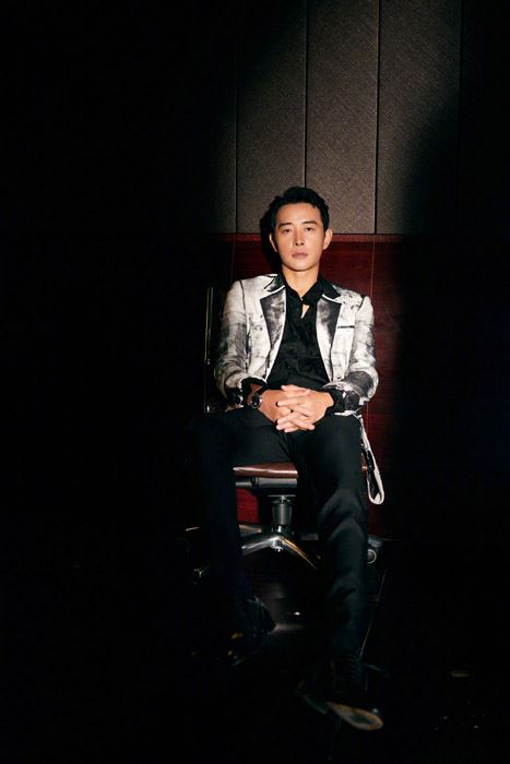 罗晋光影氛围感大片写真图片