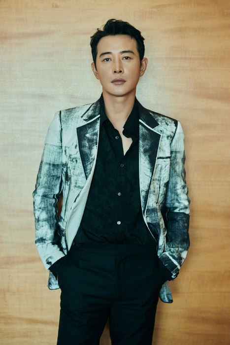 罗晋光影氛围感大片写真图片