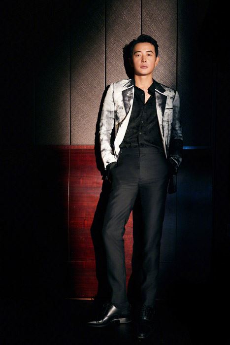 罗晋光影氛围感大片写真图片
