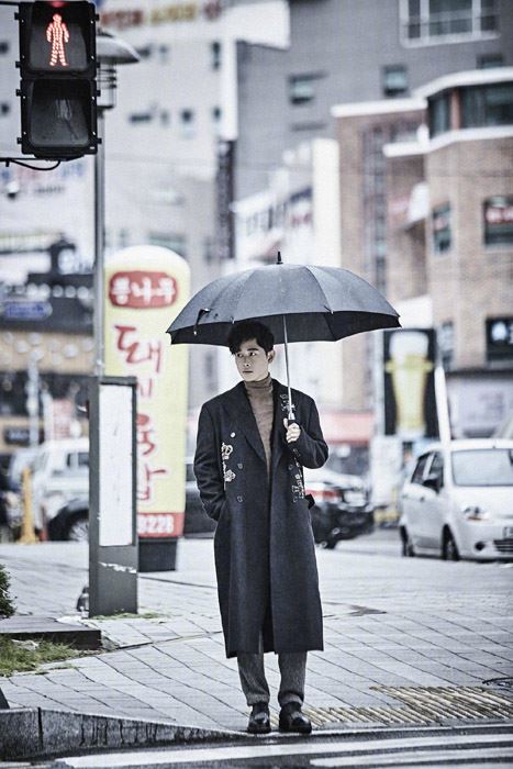罗晋黑白风格街拍写真图片