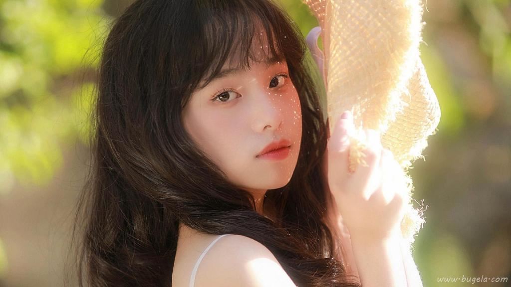 倩丽的美女清新图片