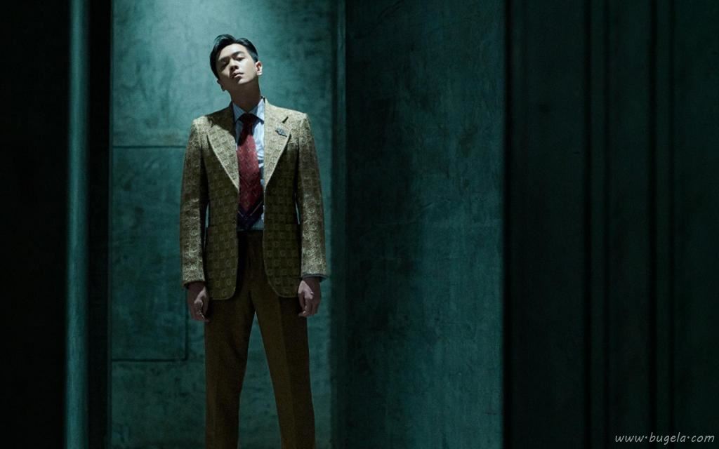 文质彬彬帅哥张若昀时尚西装写真图片