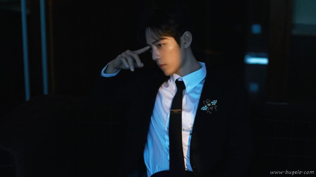 肖战天秤刺绣西服帅气迷人写真图片