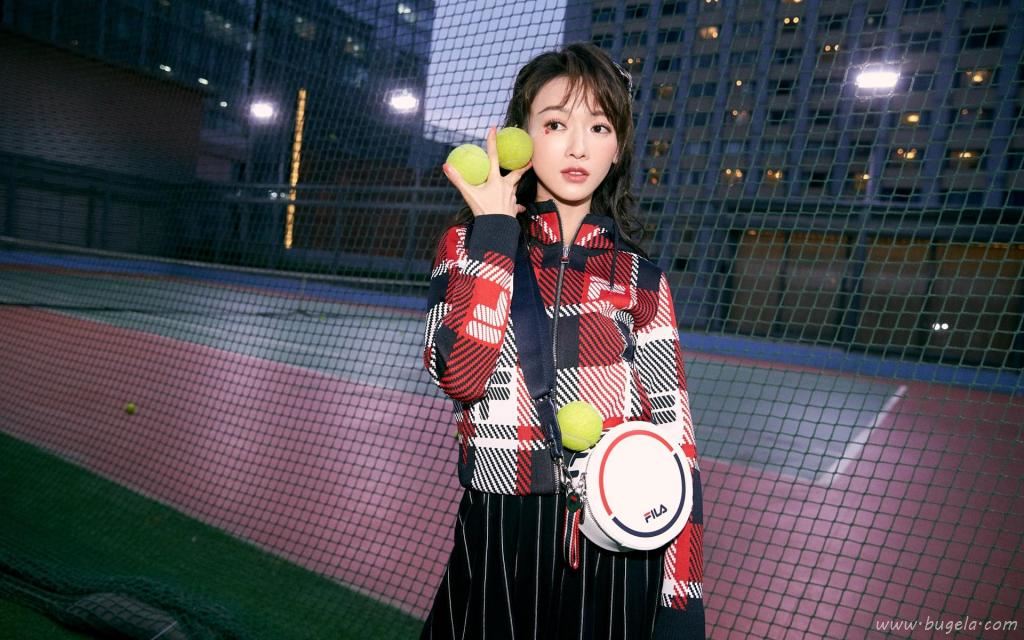 青春洋溢女孩吴谨言可爱灵动写真图片