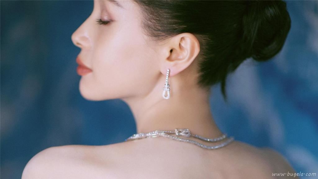 王子文妩媚性感迷人写真图片