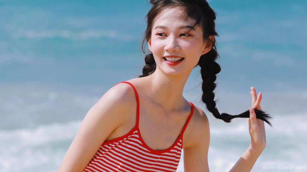 海边清凉美女图片