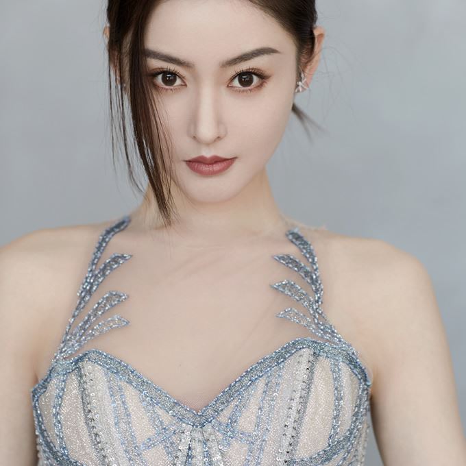 qq头像女部位胸前高清图片