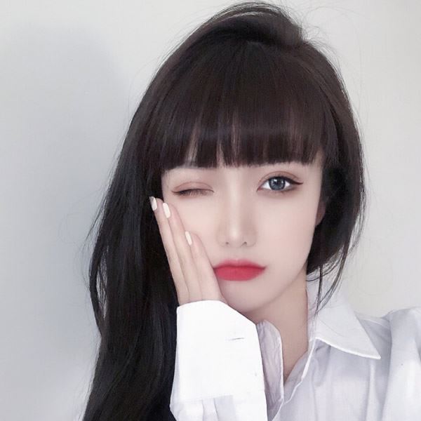 简单气质女生白色头像图片