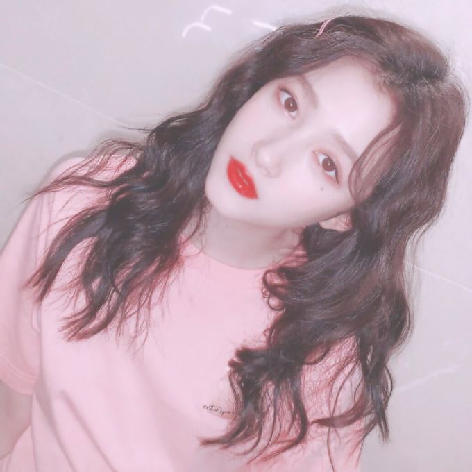 关晓彤ins头像图片