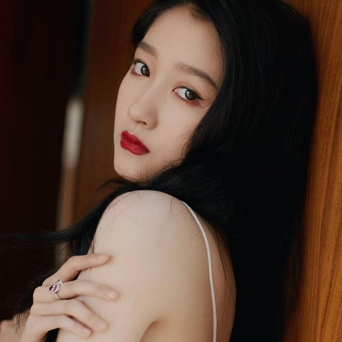 关晓彤ins头像图片