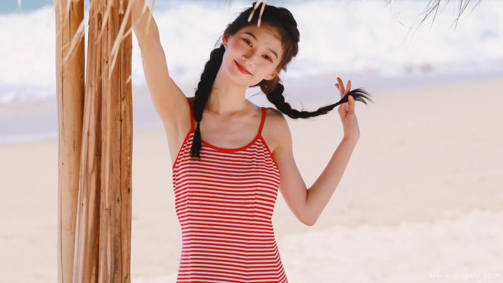 海边清凉美女图片