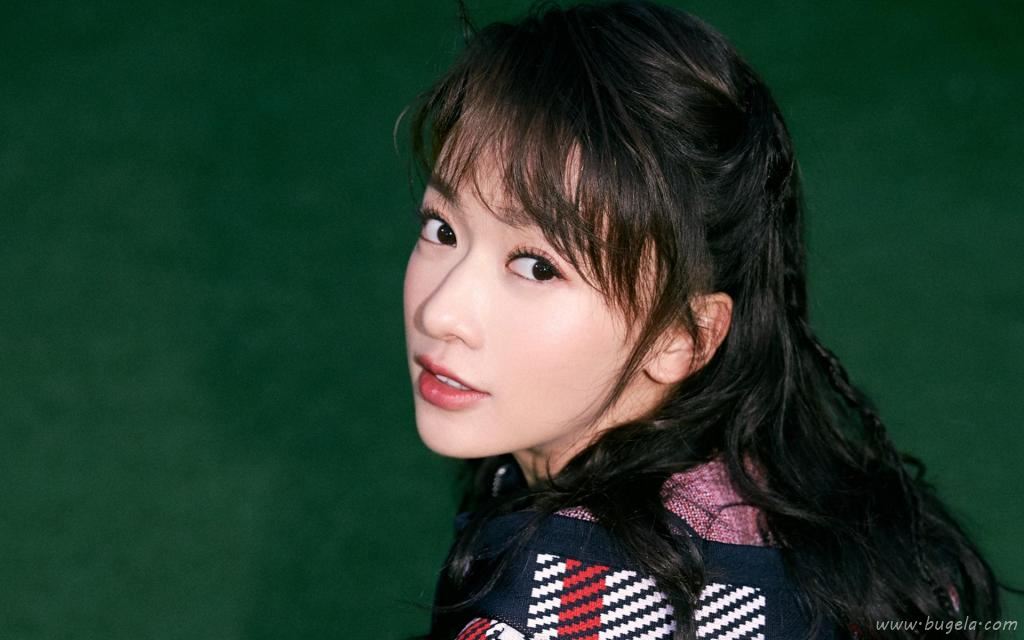 青春洋溢女孩吴谨言可爱灵动写真图片