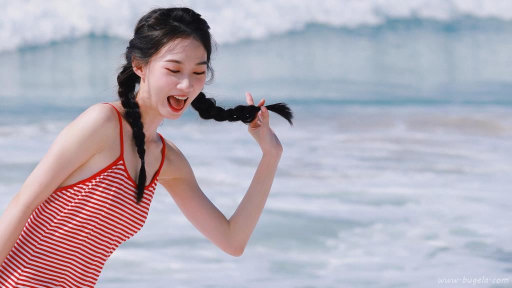 海边清凉美女图片