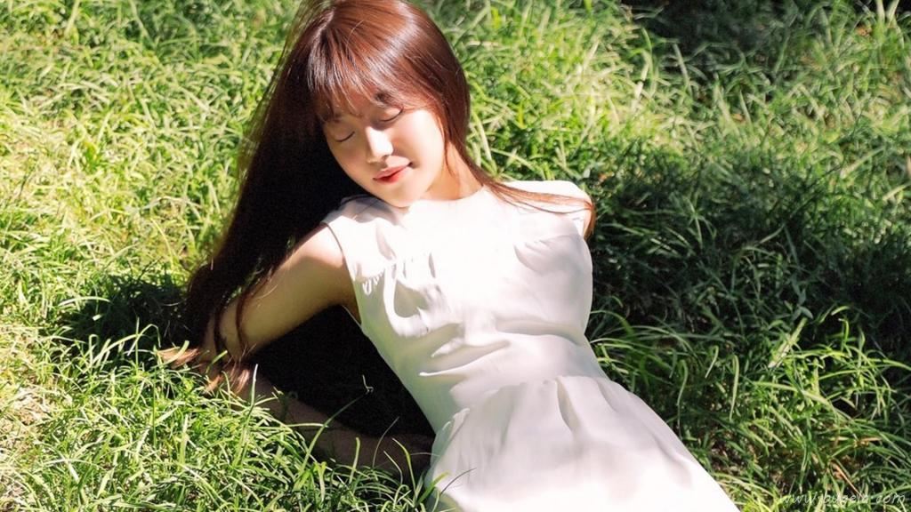 清新美女气质优雅图片