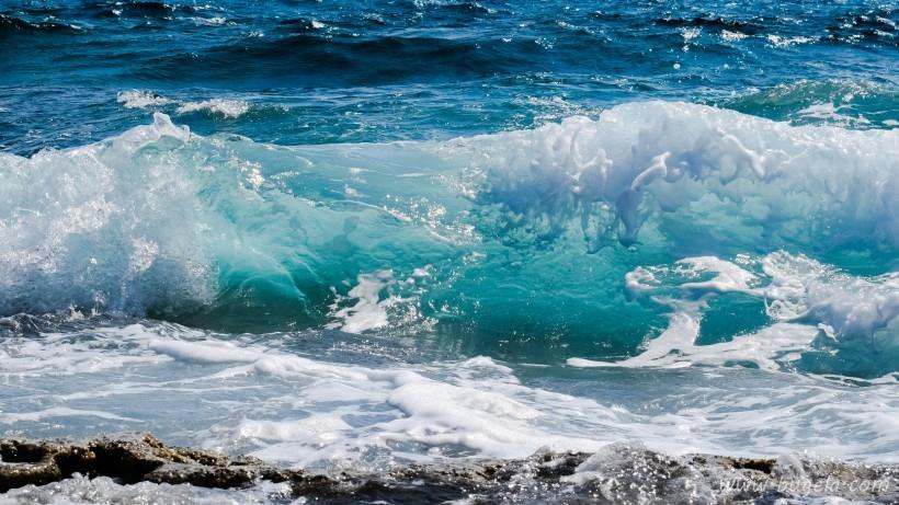 唯美波涛汹涌的海浪图片大全