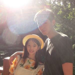 情侣头像一左一右始于初见 个性情侣头像图片