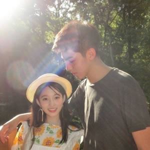 情侣头像一左一右始于初见 个性情侣头像图片