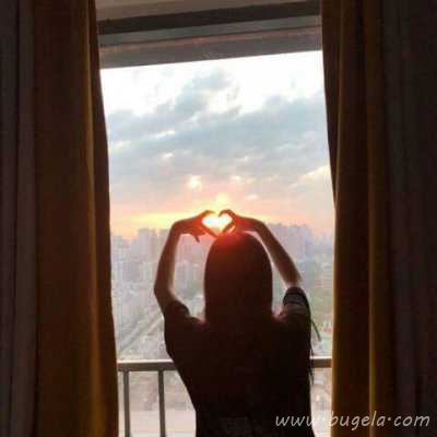 漂亮的情人比心头像图片