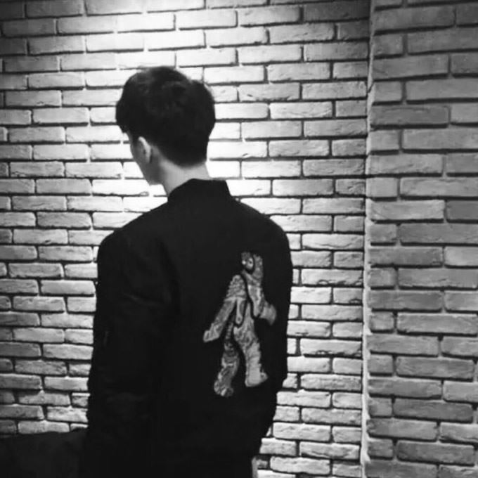男生背影头像图片