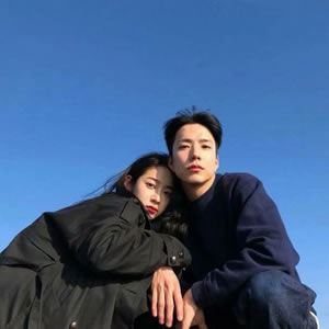 情侣头像一左一右始于初见 个性情侣头像图片