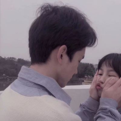 头像偏向一边的情侣头像 超甜蜜情图片