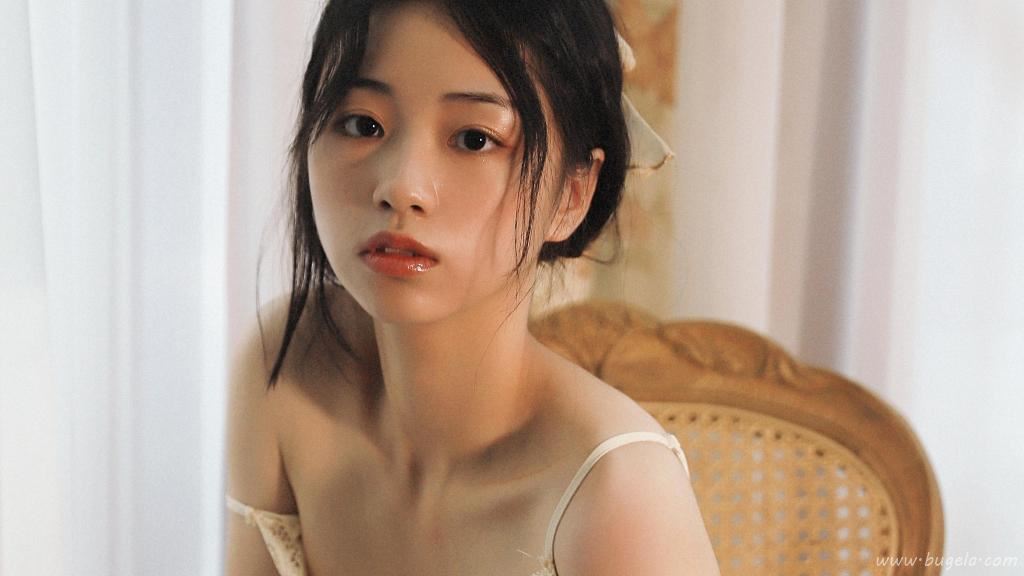 美女吊带裙图片