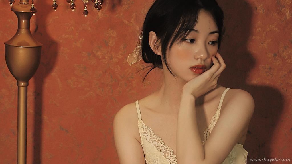 美女吊带裙图片