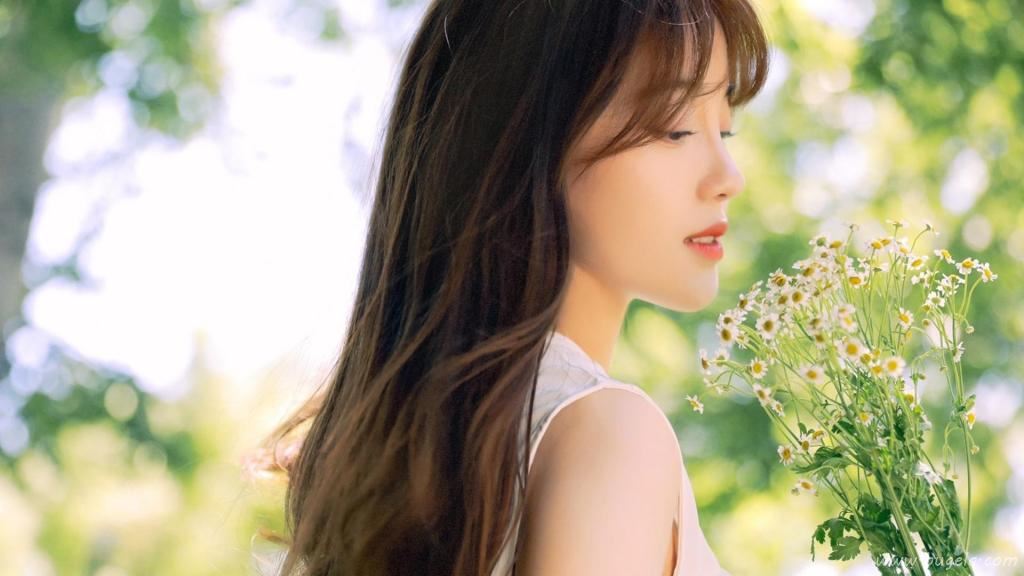 长发女神清新淡雅图片