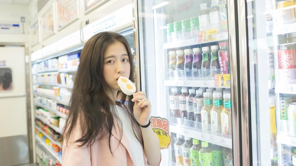 漂亮美女随拍图片