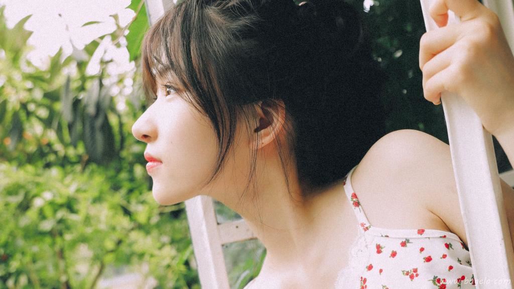 清新艳丽的美女图片