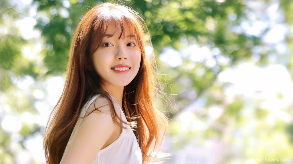 长发女神清新淡雅图片