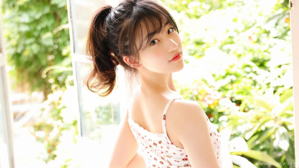 清新艳丽的美女图片