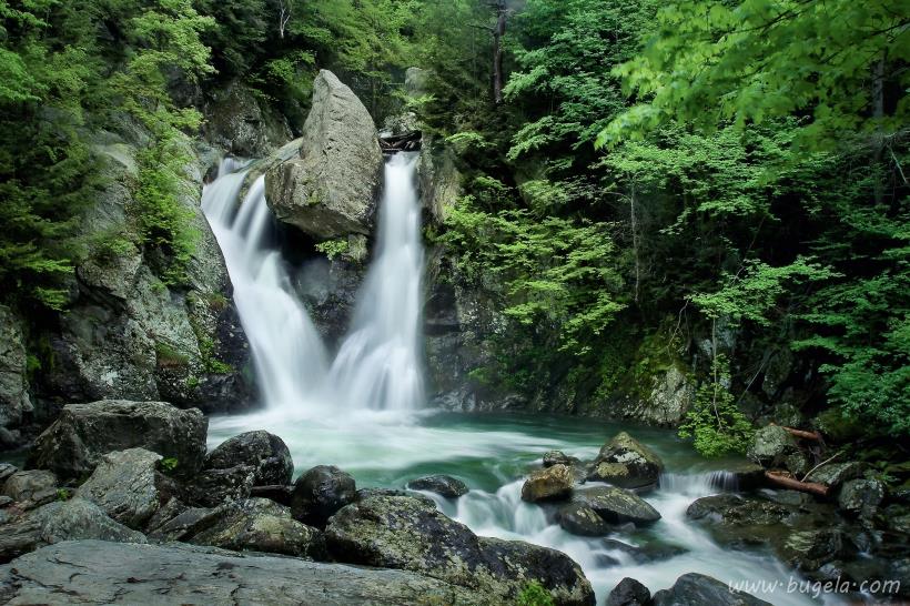 超美山涧溪流瀑布图片大全