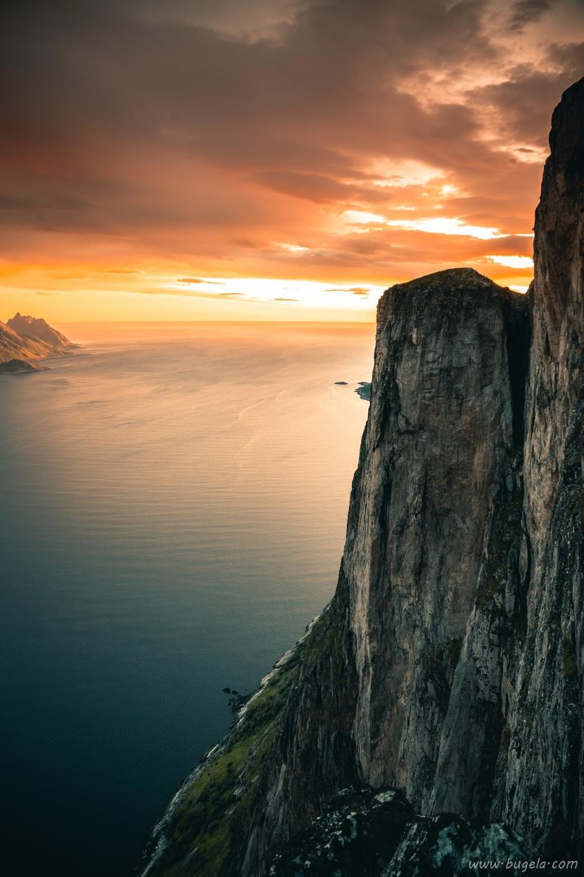 唯美陡峭险峻的山峰图片大全