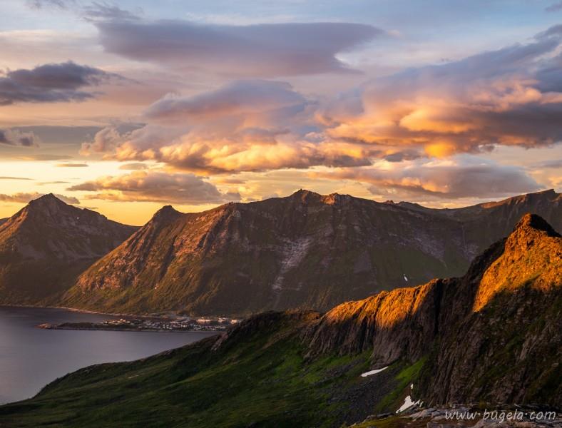 唯美陡峭险峻的山峰图片大全