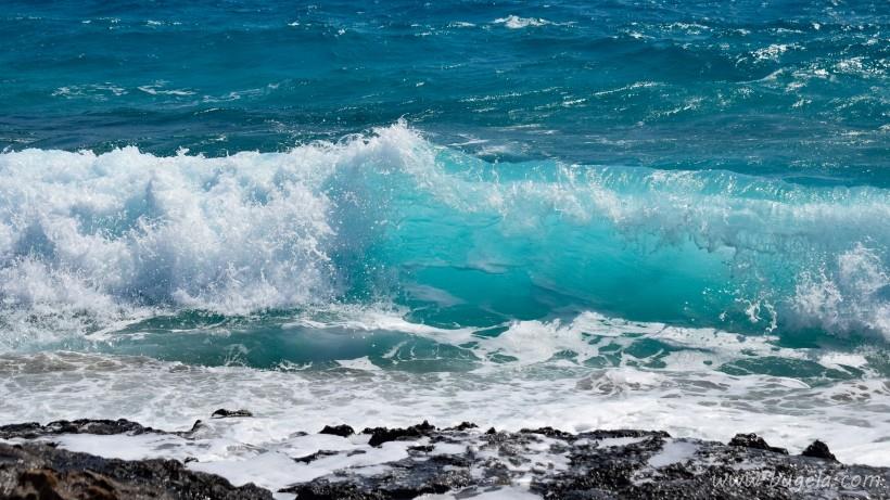 唯美波涛汹涌的海浪风景图片大全