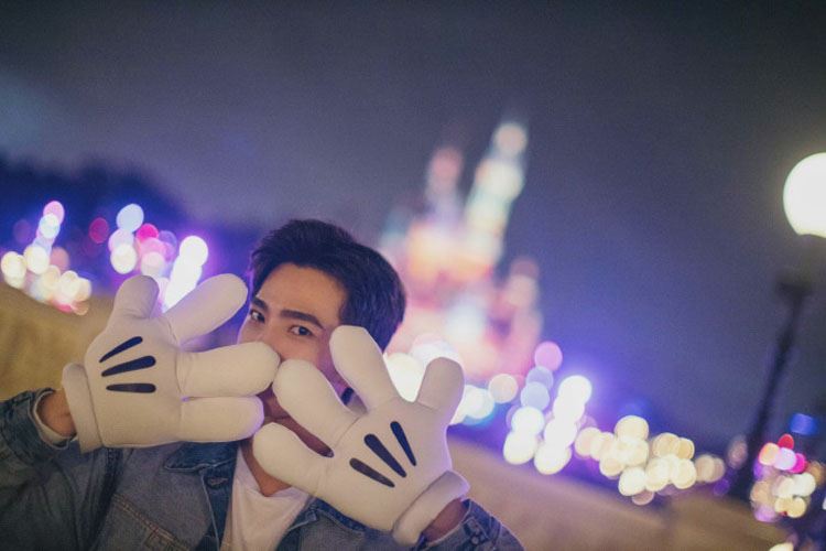 帅气男星杨洋迪士尼梦幻写真图片