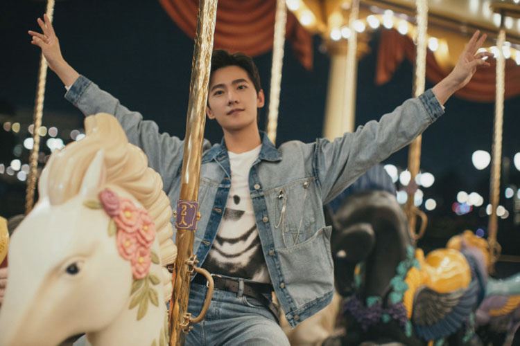 帅气男星杨洋迪士尼梦幻写真图片