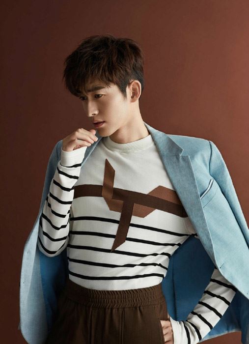 张翰阳光帅气写真图片