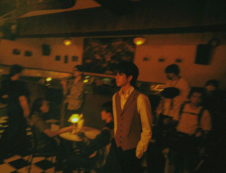 蔡徐坤氛围感大片写真图片