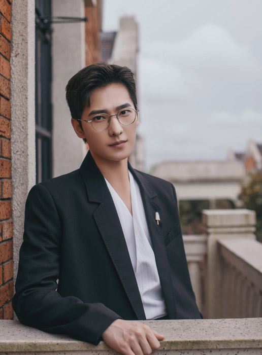 杨洋金丝眼镜杀写真图片