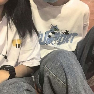 动漫男生拉着女生的情侣头像 部位情头双人污图片