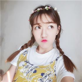 白色清纯甜美软妹子_女生头像_爱扣扣网图片